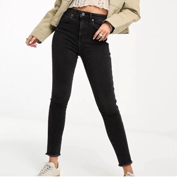 Free People Denim - Free People Black High Rise Ankle Jeans Raw Hem Straight Leg Skinny Size 26
